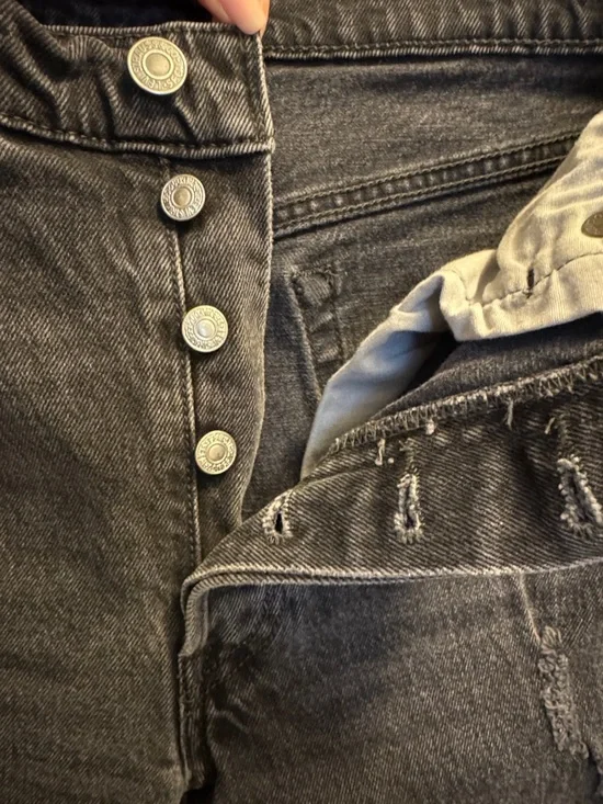 Distressed Levi’s - Picture 6 of 7